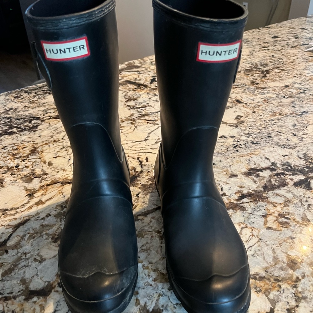 Hunter Mid Calf Rain Boots Size 9